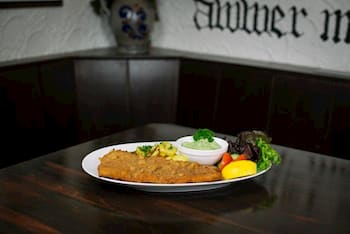 FRANKFURTER SCHNITZEL
mit hausgemachter 
Frankfurter Grie Soß